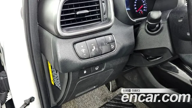 Kia Sorento 2018 thumb 10