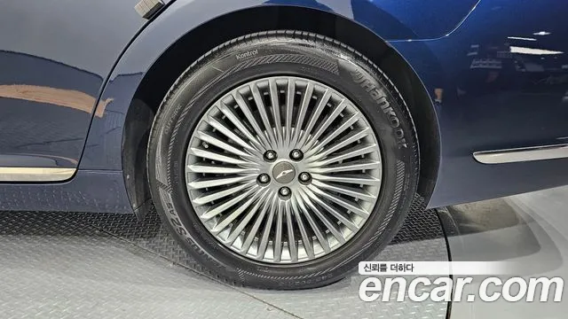 Genesis G90 2019 thumb 10