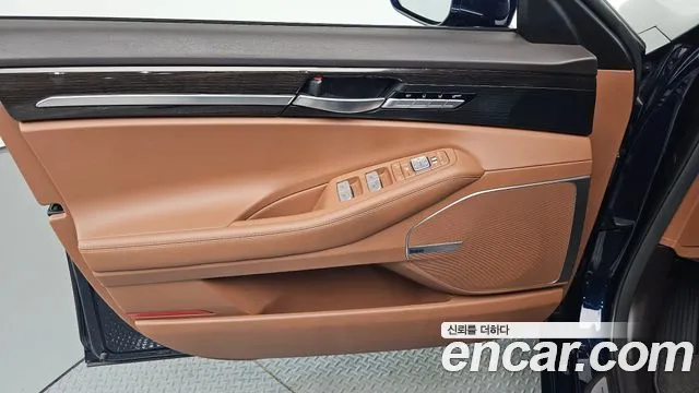 Genesis G90 2019 thumb 12