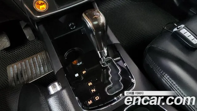 KGM Korando 2014 thumb 10