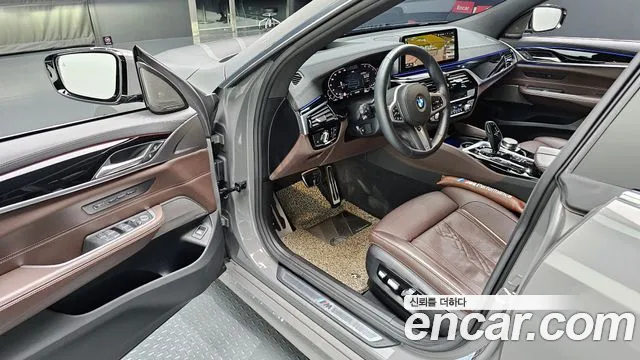 BMW 6 серии Gran Turismo 2021 thumb 2