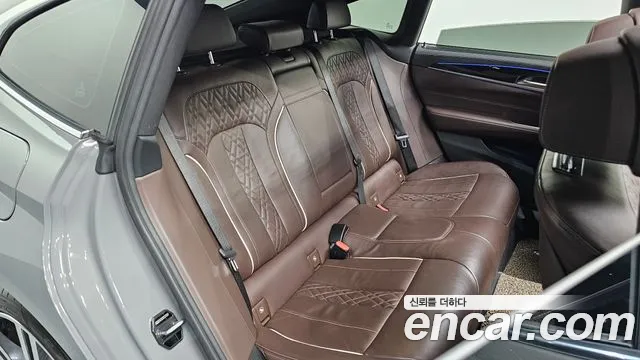 BMW 6 серии Gran Turismo 2021 thumb 12
