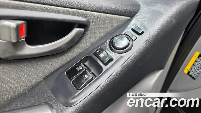 Hyundai Staria 2016 thumb 5