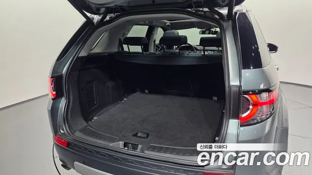 Land Rover Discovery Sport 2017 thumb 2