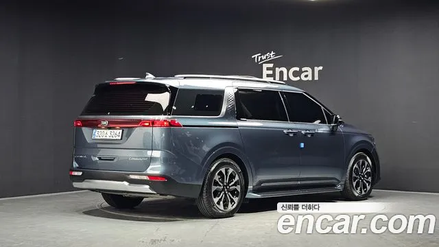 Kia Carnival 2021 thumb 3