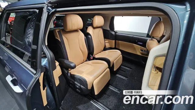 Kia Carnival 2021 thumb 8