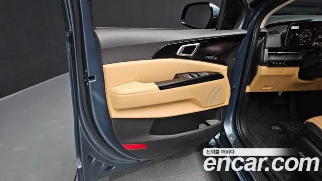 Kia Carnival 2021 thumb 4