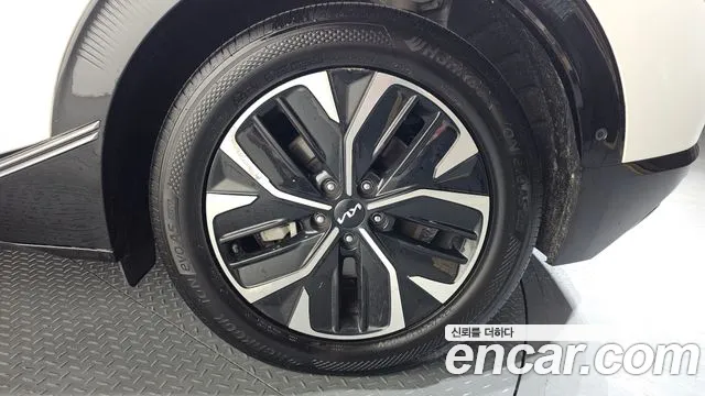 Kia EV6 2021 thumb 11