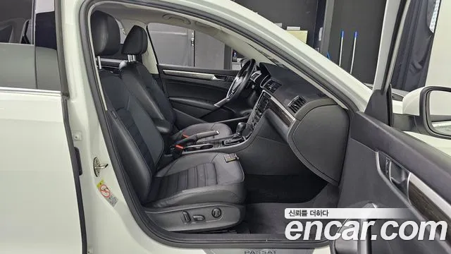 Volkswagen Passat 2018 thumb 2