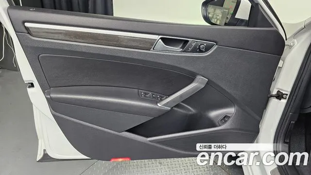 Volkswagen Passat 2018 thumb 10