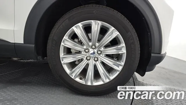 Ford Explorer 2023 thumb 9