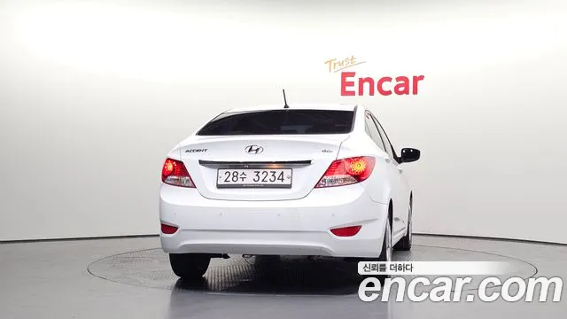 Hyundai Accent 2012 thumb 11