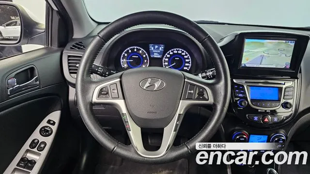 Hyundai Accent 2012 thumb 3