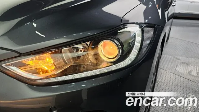 Hyundai Avante 2017 thumb 11