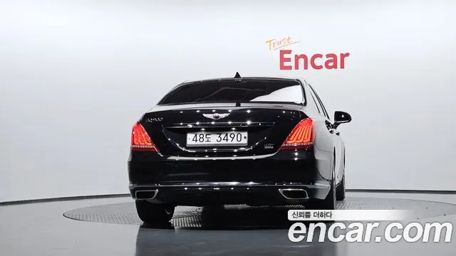 Genesis G90 2017 thumb 10