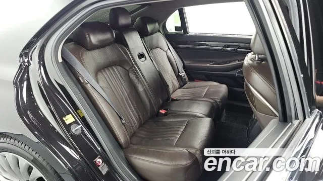 Genesis G90 2017 thumb 3