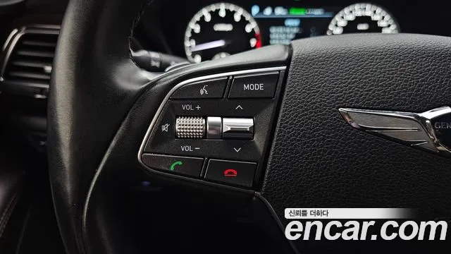 Genesis G90 2017 thumb 5