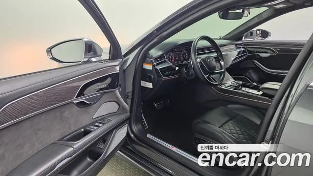 Audi S8 2021 thumb 3