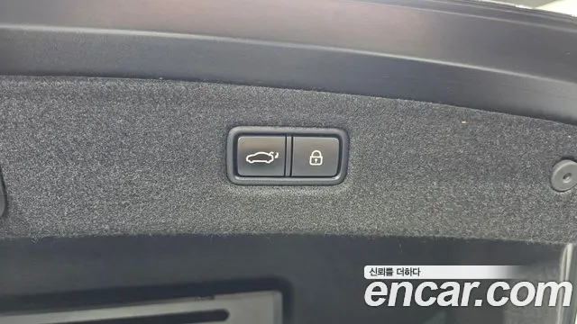 Genesis G90 2019 thumb 11
