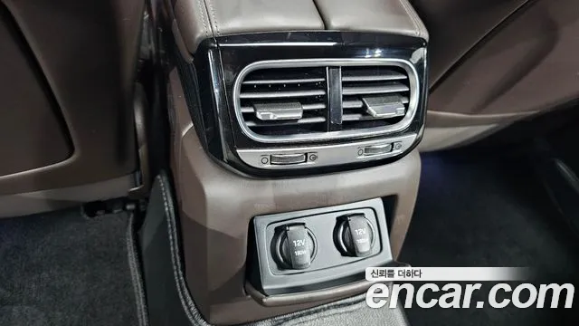 Genesis G90 2019 thumb 10