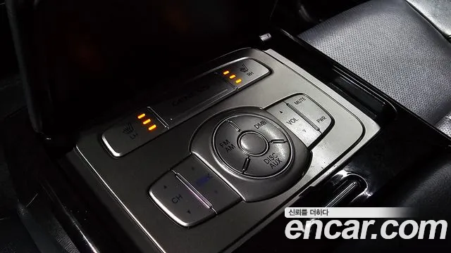 Hyundai Genesis 2013 thumb 4