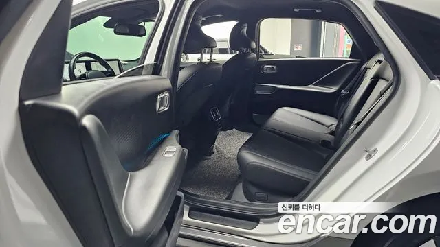 Hyundai Ioniq6 2022 thumb 5