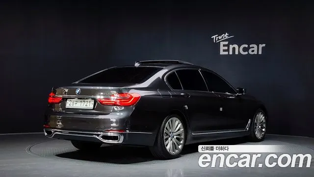 BMW 7 серии 2016 thumb 4