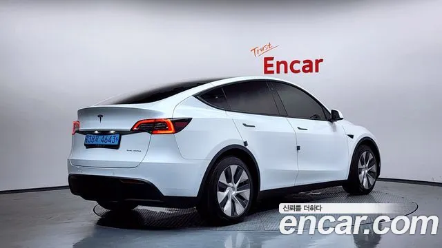 Tesla Model Y 2021 thumb 4