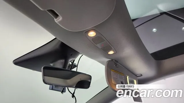 Tesla Model Y 2021 thumb 10
