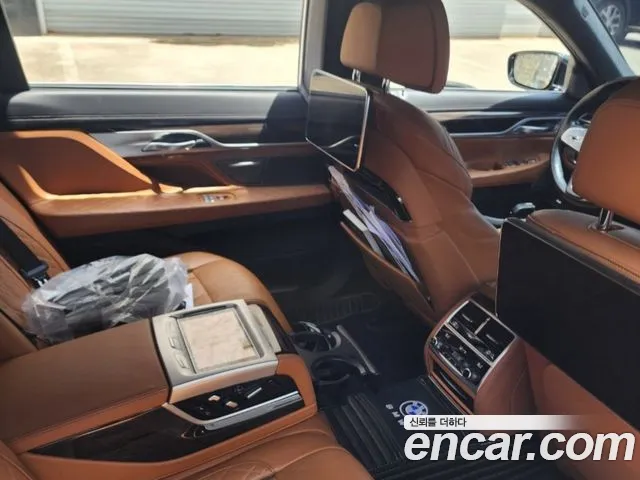 BMW 7 серии 2021 thumb 9