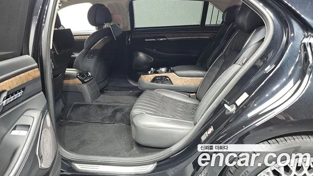 Genesis G90 2019 thumb 4