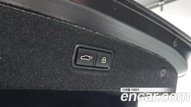 Genesis G90 2019 thumb 12