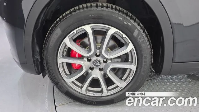 Maserati Levante 2020 thumb 11