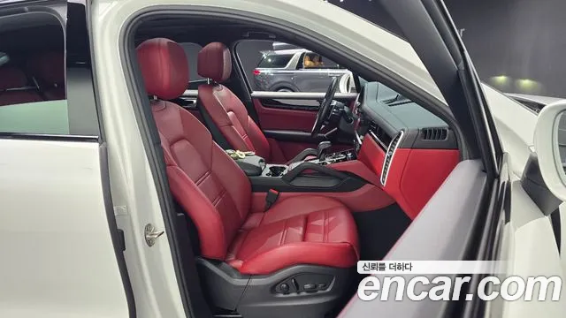 Porsche Cayenne 2022 thumb 12