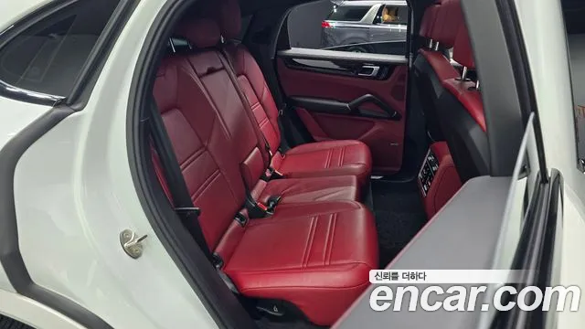 Porsche Cayenne 2022 thumb 7