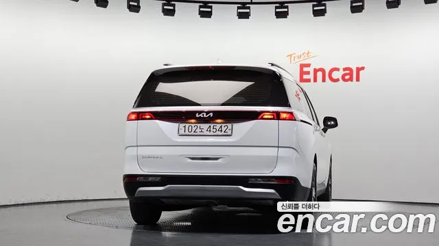 Kia Carnival 2021 thumb 2