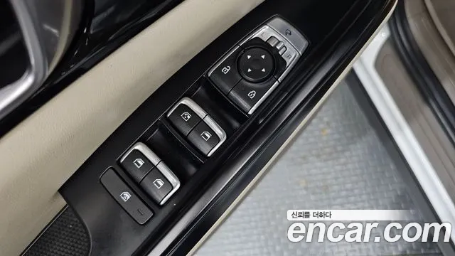 Kia Carnival 2021 thumb 10