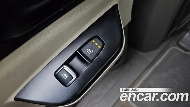 Kia Carnival 2021 thumb 8