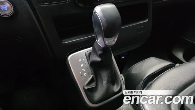 Hyundai Staria 2022 thumb 2