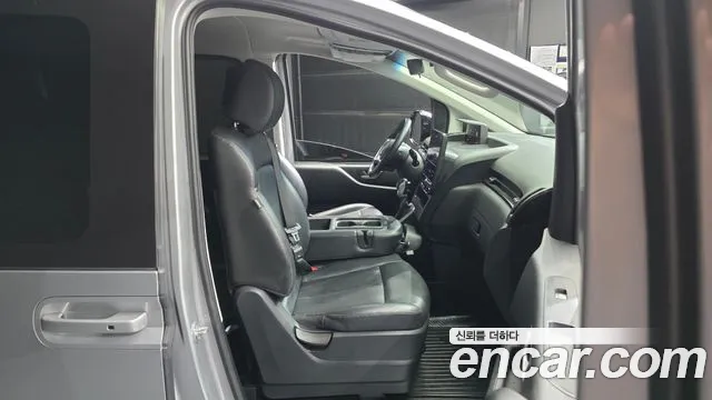 Hyundai Staria 2022 thumb 3