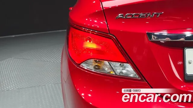 Hyundai Accent 2013 thumb 4