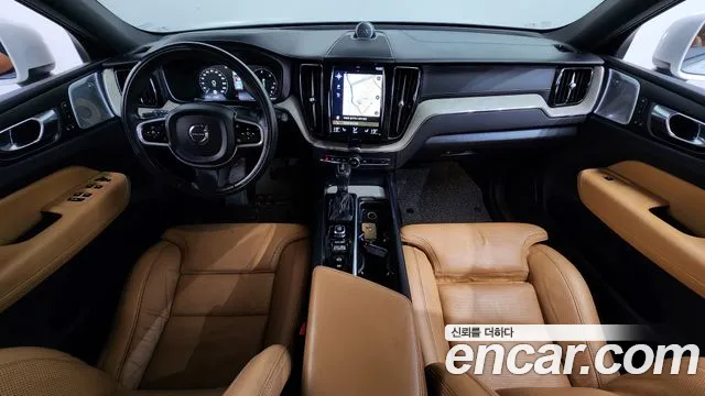 Volvo XC60 2017 thumb 7