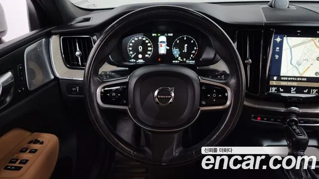 Volvo XC60 2017 thumb 8