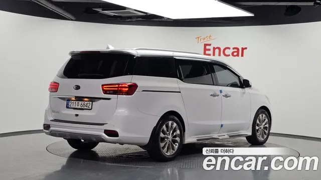 Kia Carnival 2019 thumb 6