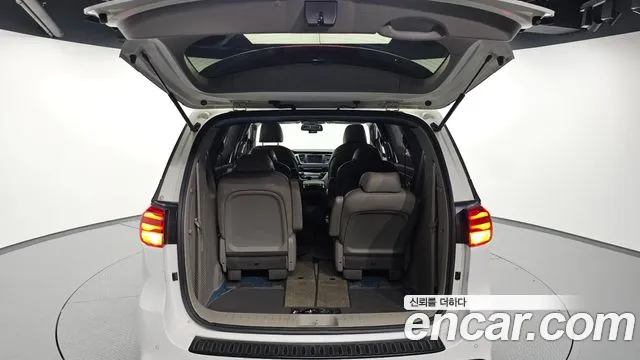 Kia Carnival 2019 thumb 9