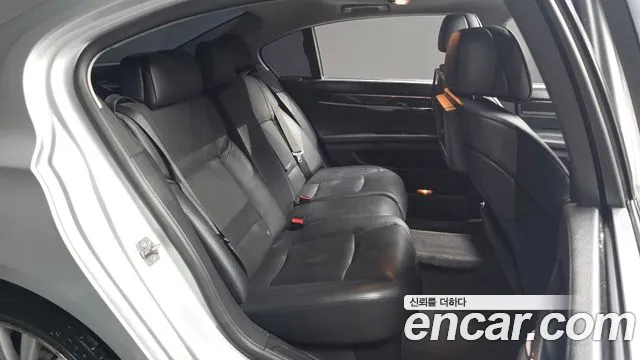 BMW 7 серии 2011 thumb 7