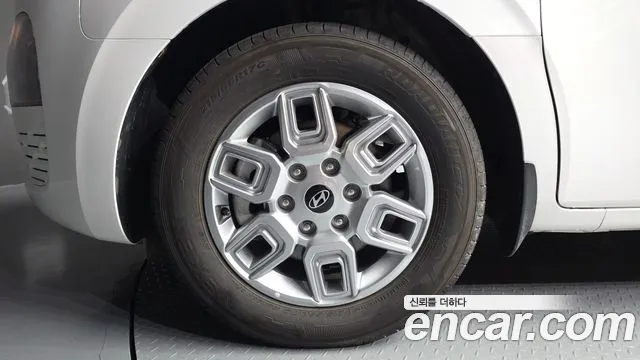 Hyundai Staria 2024 thumb 10