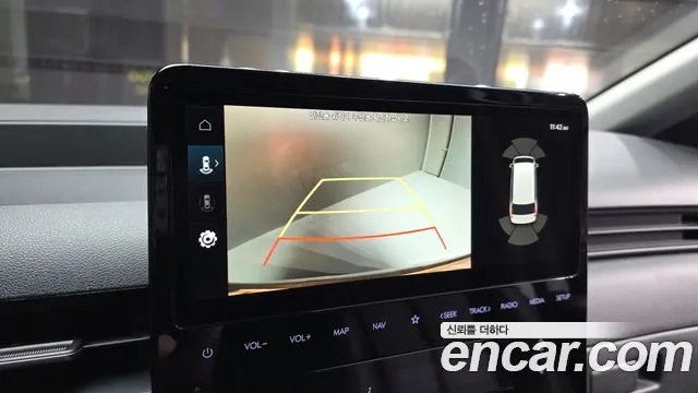 Hyundai Staria 2024 thumb 5