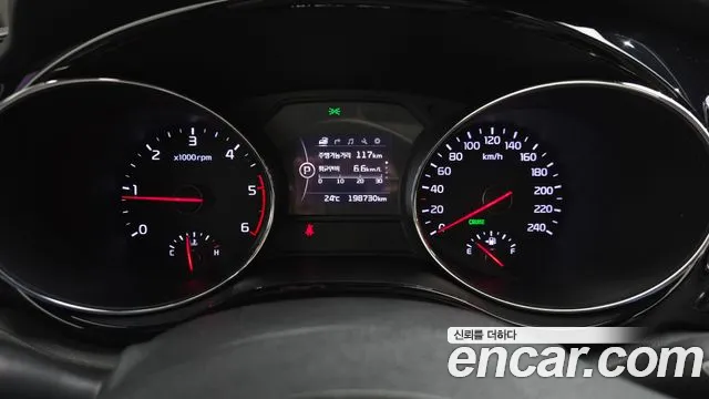 Kia Carnival 2015 thumb 12