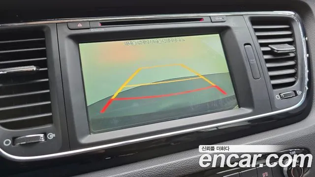 Kia Carnival 2015 thumb 7